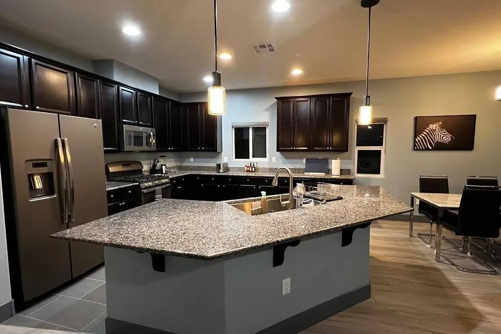 拉斯维加斯Family Friendly Contemporary House With Pool别墅 拉斯维加斯